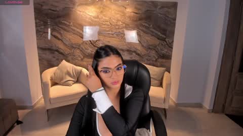 Snapshot of natyferrer chatting on 01/15/25, 11:00 Naty Ferrer online show from 01/15/25, 11:00