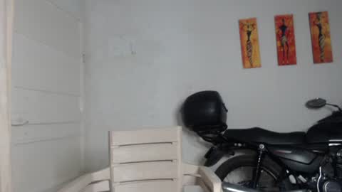 Stella Mcqueen online show from 01/04/25, 11:22