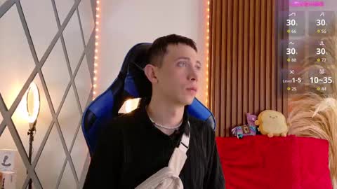 Christopher  Chris online show from 09/12/25, 01:33