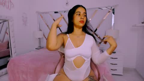 Snapshot of naughty__sara chatting on 02/04/25, 11:38 SARA online show from 02/04/25, 11:38