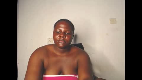 Snapshot of naughty_cunt0 chatting on 10/16/25, 09:43 Amara online show from 10/16/25, 09:43