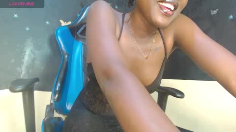 naomi online show from 11/01/25, 03:58