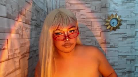 Snapshot of naughty_ursula21xxx chatting on 01/28/25, 12:00 naughty_ursula21xxx online show from 01/28/25, 12:00