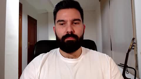 Snapshot of naughtybear_69 chatting on 11/03/25, 11:33 Tom online show from 11/03/25, 11:33