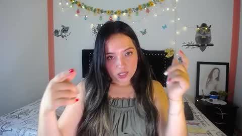 Snapshot of naughtygirl_mmm chatting on 12/23/24, 10:01 Valeria online show from 12/23/24, 10:01