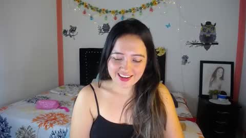 Snapshot of naughtygirl_mmm chatting on 01/09/25, 07:08 Valeria online show from 01/09/25, 07:08