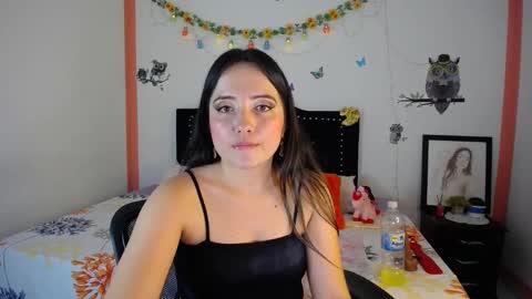 Snapshot of naughtygirl_mmm chatting on 02/06/25, 07:07 Valeria online show from 02/06/25, 07:07