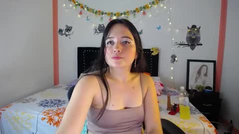 Snapshot of naughtygirl_mmm chatting on 02/11/25, 07:05 Valeria online show from 02/11/25, 07:05