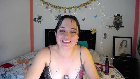 Snapshot of naughtygirl_mmm chatting on 03/11/25, 10:53 Valeria online show from 03/11/25, 10:53
