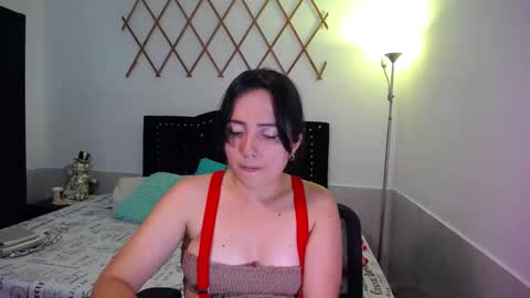 Snapshot of naughtygirl_mmm chatting on 10/02/25, 08:38 Valeria online show from 10/02/25, 08:38