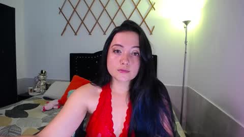 Snapshot of naughtygirl_mmm chatting on 10/06/25, 08:17 Valeria online show from 10/06/25, 08:17