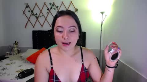 Snapshot of naughtygirl_mmm chatting on 10/19/25, 03:56 Valeria online show from 10/19/25, 03:56