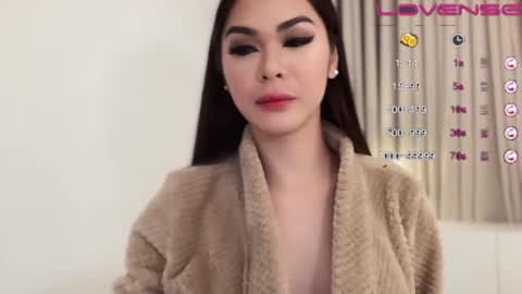 Snapshot of naughtymartinaxxx chatting on 02/13/25, 09:51 Martina online show from 02/13/25, 09:51