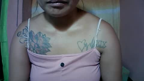 naughtymom_33 online show from 10/28/25, 08:29