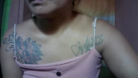 naughtymom_33 online show from 11/12/25, 08:37