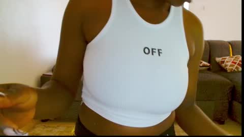 ellah online show from 11/17/25, 10:10