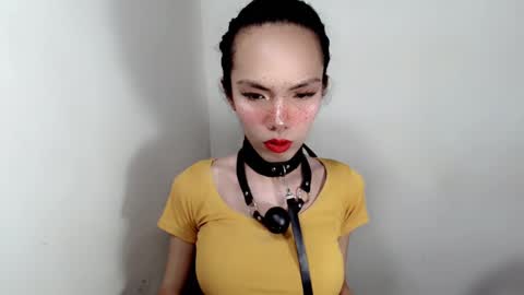 Snapshot of naughtypetiteangel chatting on 10/14/25, 10:43 naughtypetiteangel online show from 10/14/25, 10:43