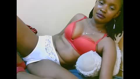 Snapshot of naughtysammur25 chatting on 10/28/25, 11:18 naughtyqueen online show from 10/28/25, 11:18