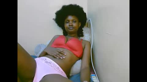 Snapshot of naughtysammur25 chatting on 11/08/25, 12:00 naughtyqueen online show from 11/08/25, 12:00