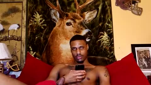 Snapshot of naughtyy_ken chatting on 12/24/24, 07:11 Mekhi or Khi online show from 12/24/24, 07:11