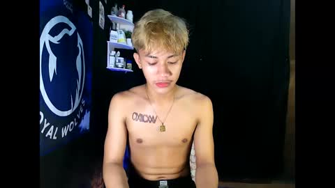 Loy online show from 11/17/25, 06:03