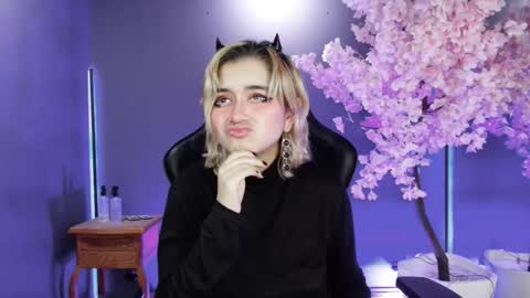 Snapshot of navier__ chatting on 11/11/25, 08:42 Navier online show from 11/11/25, 08:42