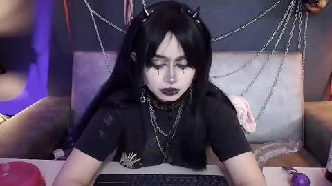 Snapshot of navier__ chatting on 11/30/25, 01:59 Navier online show from 11/30/25, 01:59