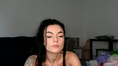 Snapshot of navyrayne chatting on 01/20/25, 01:53 Navyrein online show from 01/20/25, 01:53