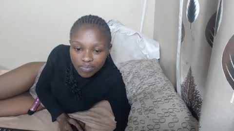 nawtylarissa_ online show from 10/01/25, 12:49