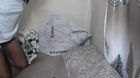 nawtylarissa_ online show from 10/18/25, 08:09