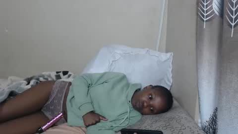 nawtylarissa_ online show from 10/29/25, 07:15