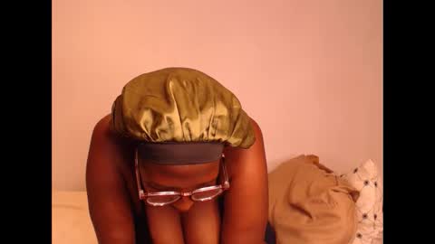 Snapshot of nawtylezi696 chatting on 10/14/25, 08:31 nawtylezi696 online show from 10/14/25, 08:31