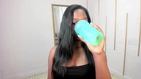 Nayaris 3 online show from 10/18/25, 04:19