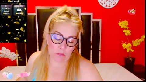 Snapshot of nayla_garner chatting on 01/06/25, 03:51 Lady Nayla online show from 01/06/25, 03:51