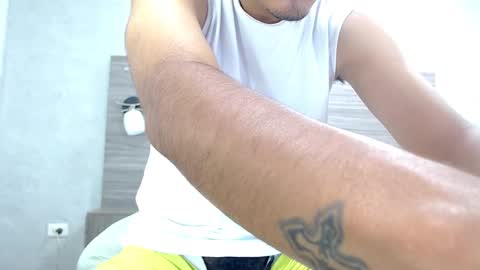 Snapshot of necolas_reyes chatting on 11/24/25, 09:47 NICOLAS online show from 11/24/25, 09:47