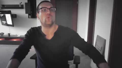 Snapshot of needfullthx chatting on 01/03/25, 09:36 Sebastian online show from 01/03/25, 09:36