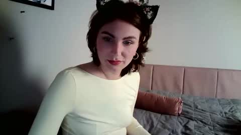 Snapshot of nefertiti_queen chatting on 10/13/25, 08:20 nefertiti_queen online show from 10/13/25, 08:20