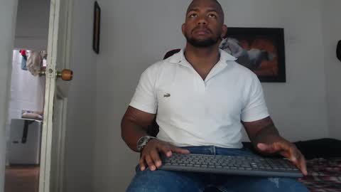 Snapshot of negritomeloso_k18 chatting on 09/15/25, 02:06 negritomeloso_k18 online show from 09/15/25, 02:06