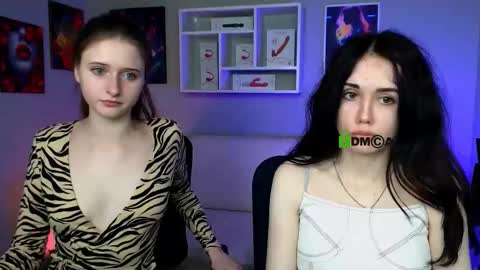 Snapshot of nekky_mouse chatting on 09/21/25, 03:13 Meow online show from 09/21/25, 03:13