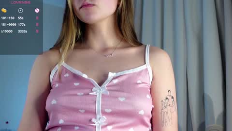 Lana online show from 01/05/25, 01:03