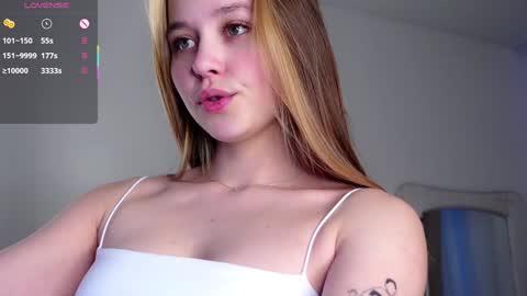 Lana online show from 02/04/25, 01:56