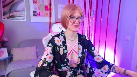 Snapshot of nellloyns chatting on 02/15/25, 04:12 Nelly online show from 02/15/25, 04:12