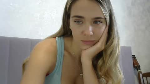 Snapshot of nelly_fortu chatting on 09/26/25, 01:04 nelly_fortu online show from 09/26/25, 01:04