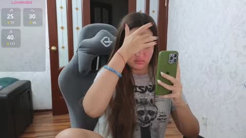 Snapshot of nellyfischer chatting on 12/12/24, 03:59 Nelly online show from 12/12/24, 03:59