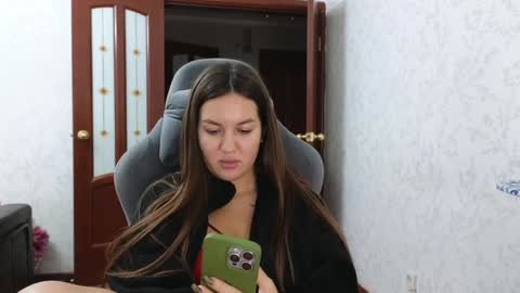 Snapshot of nellyfischer chatting on 01/07/25, 06:14 Nelly online show from 01/07/25, 06:14