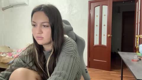 Snapshot of nellyfischer chatting on 02/17/25, 05:10 Nelly online show from 02/17/25, 05:10