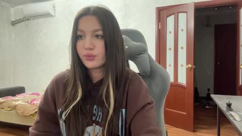 Snapshot of nellyfischer chatting on 02/22/25, 08:09 Nelly online show from 02/22/25, 08:09