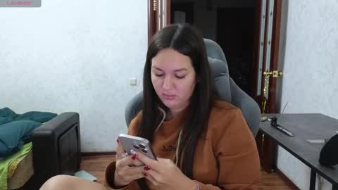 Snapshot of nellyfischer chatting on 03/06/25, 06:48 Nelly online show from 03/06/25, 06:48