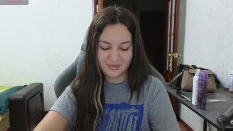 Snapshot of nellyfischer chatting on 03/09/25, 05:17 Nelly online show from 03/09/25, 05:17