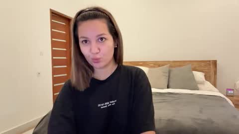 Snapshot of nellyfischer chatting on 09/15/25, 01:05 Nelly online show from 09/15/25, 01:05